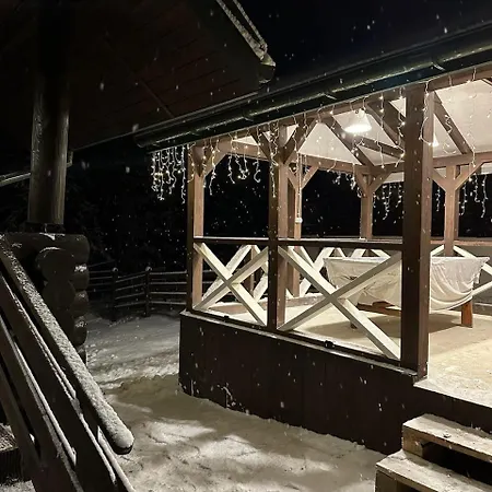 біла ведмедиця Yablunytsya