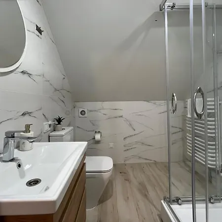 біла ведмедиця יבלוניצה