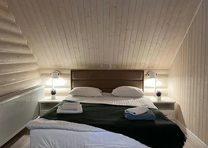 біла ведмедиця Chalet Yablunytsia